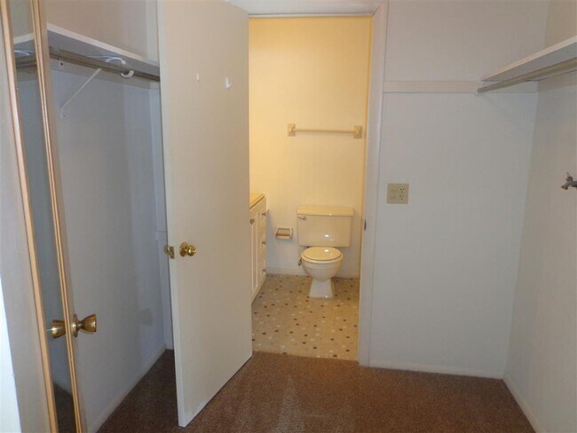 Walk in closet - 3141 Manley Rd