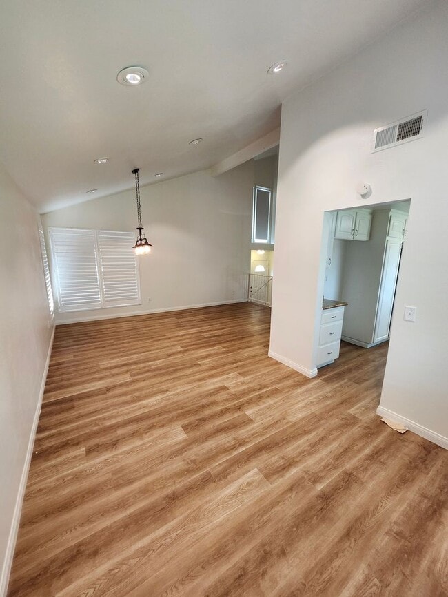 Building Photo - Big backyard with lots of upgrades