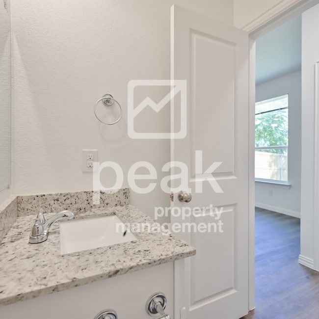 Building Photo - $1725! 3Bed/2.5Bath home in Fort Worth! SPECIAL Free APPLICATION by July 10th and use the code "2...