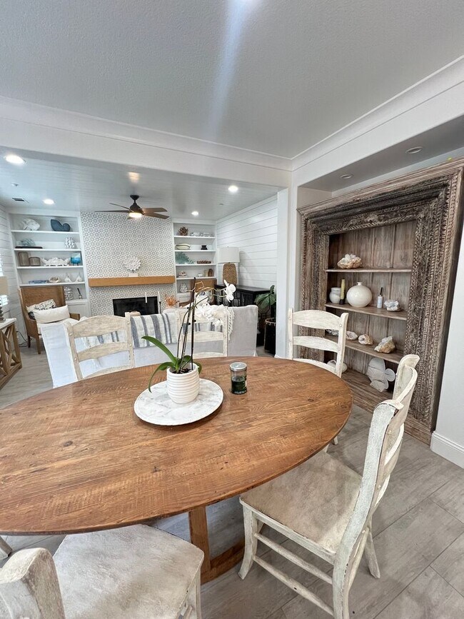 Building Photo - Beautifully Furnished Home in Huntington Beach