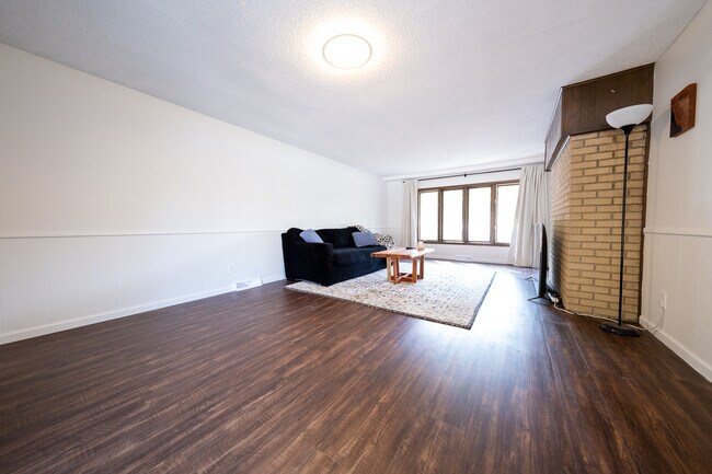 Building Photo - 4517 W 113th St