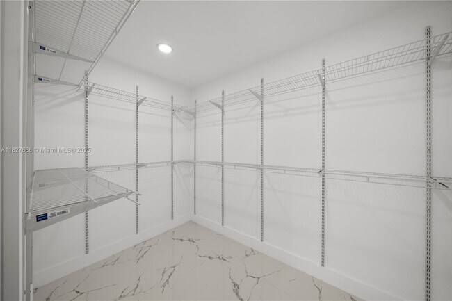 Building Photo - 3627 SW 3rd St
