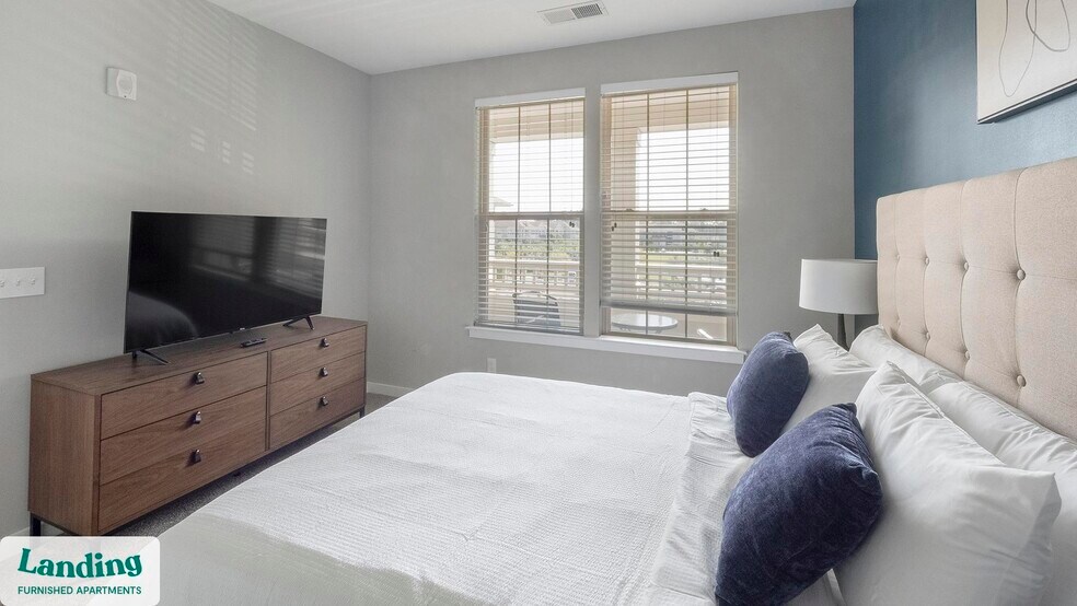 Building Photo - 115 Great Lawn Dr