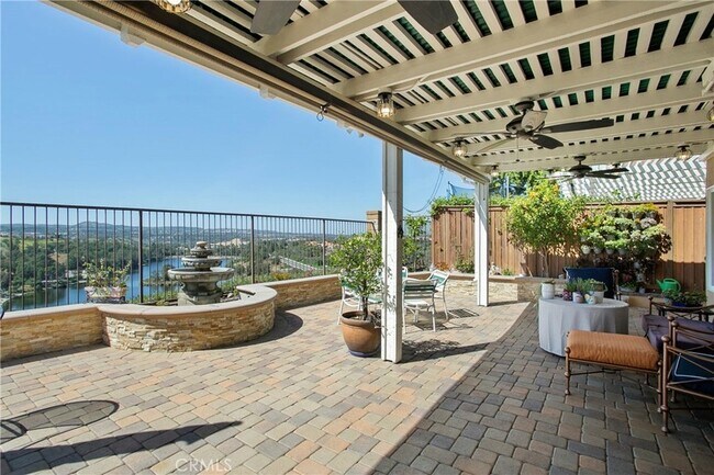 Building Photo - 28921 Via Pasatiempo