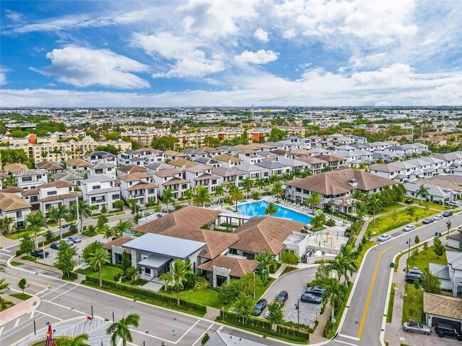 Building Photo - 4703 NW 84th Ct