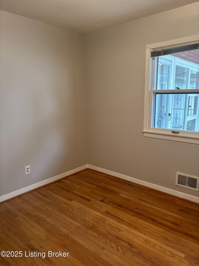 Building Photo - 1305 Abbeywood Rd