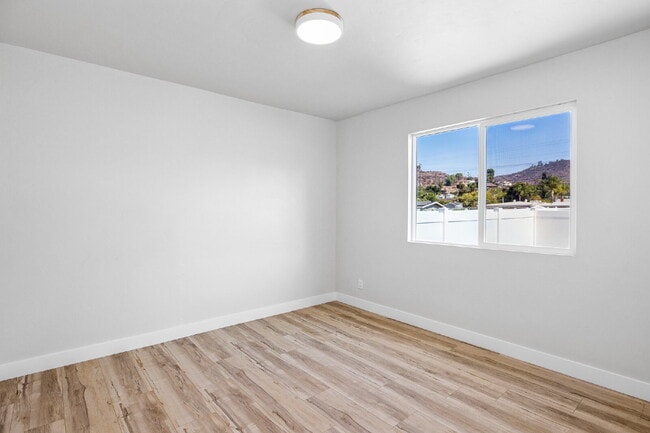 Building Photo - ***OPEN HOUSE - Friday 8/29 - 4-6pm***