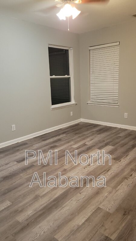 Building Photo - 214 Farmington Dr