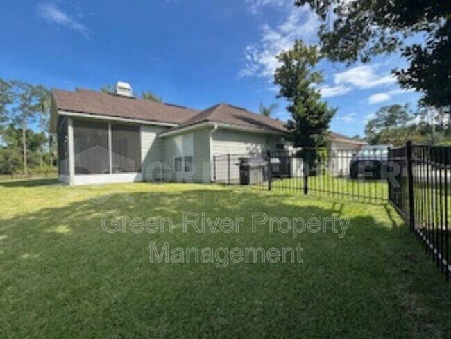 Building Photo - 1559 Lakeway Dr