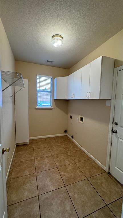 Building Photo - 2211 Bent Bow Dr