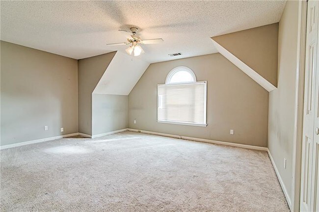Building Photo - 3503 Pine Grove Dr