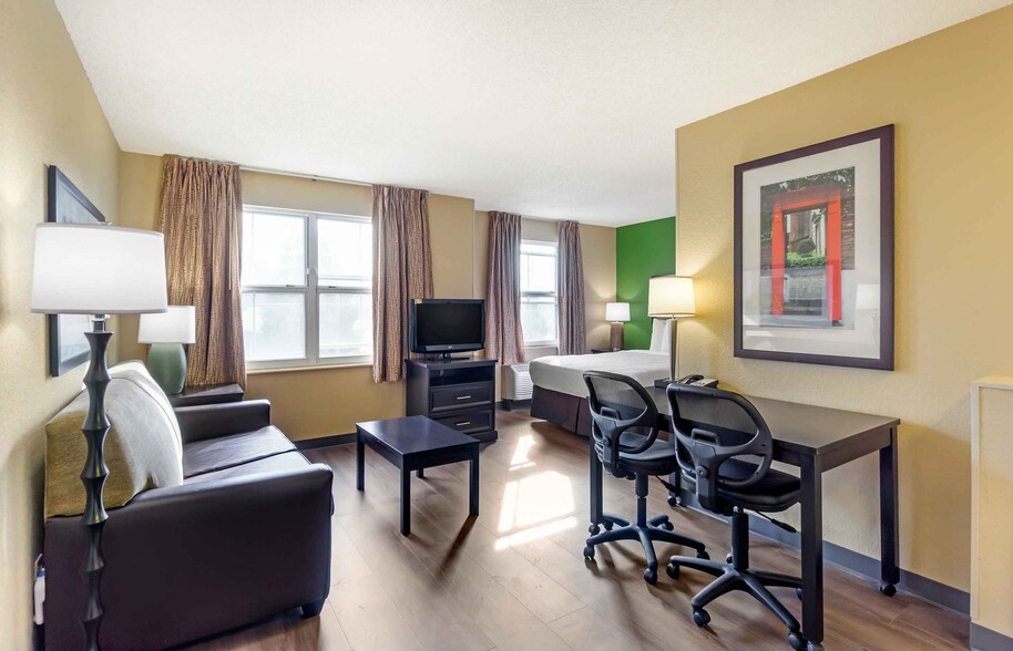 Building Photo - Furnished Studio-Seattle - Everett - Silve...