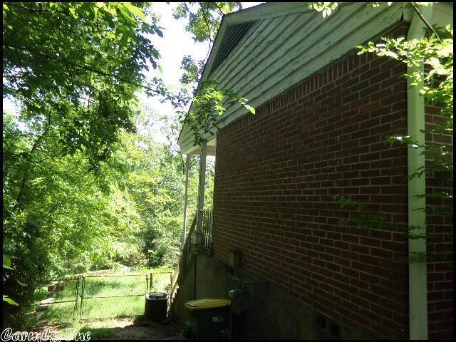 Building Photo - 628 Skyline Dr
