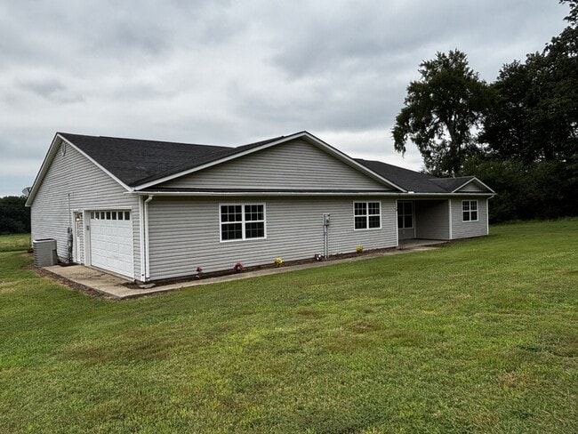 Building Photo - 1526 US-64
