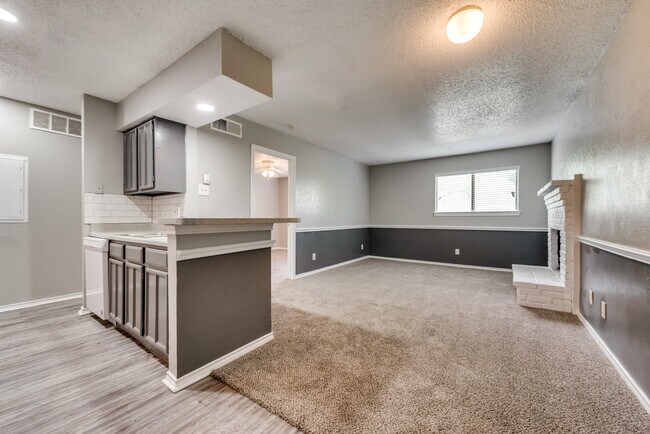 Modern - Springhollow Apartments