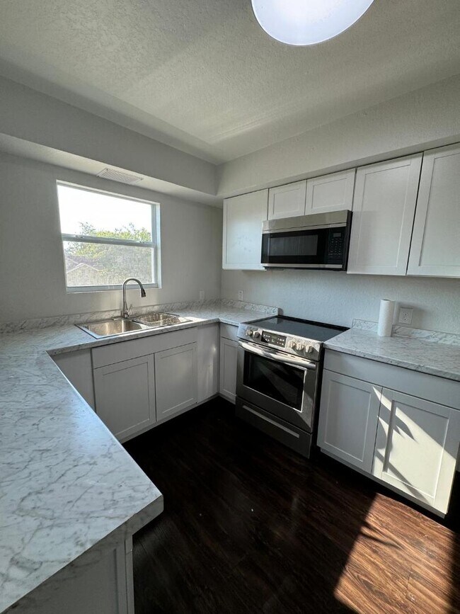 Building Photo - 152 Shadwell Dr