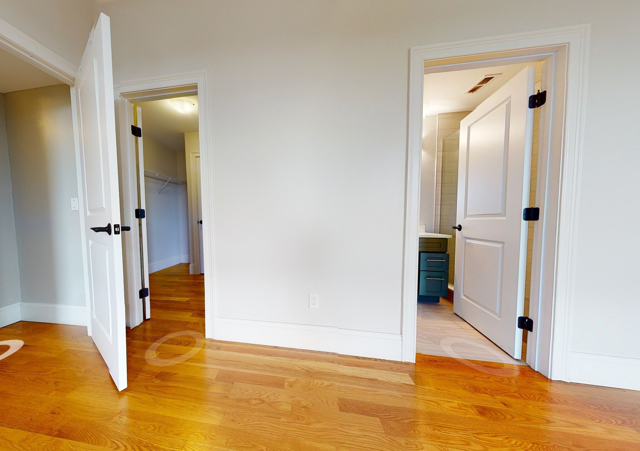 Building Photo - 168 Hampshire St