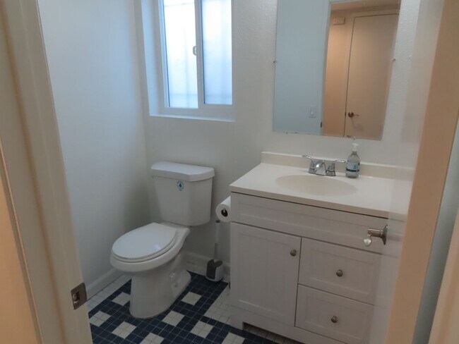 Building Photo - 2160 Leighton Ct