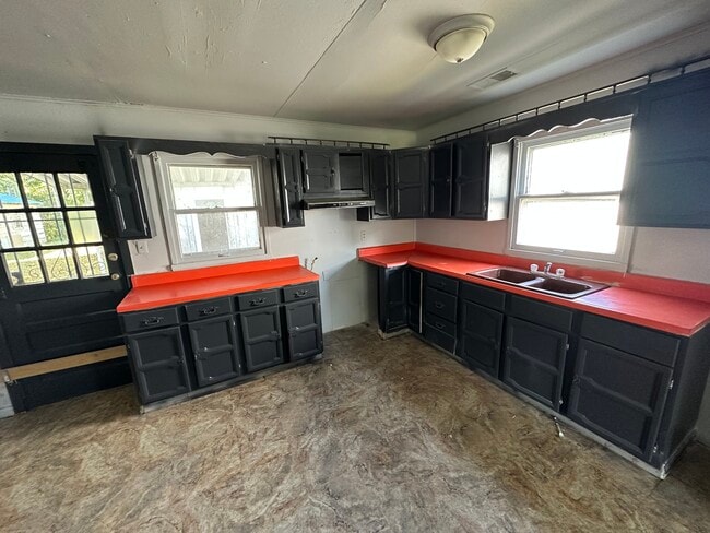 Building Photo - 1018 GIddings-