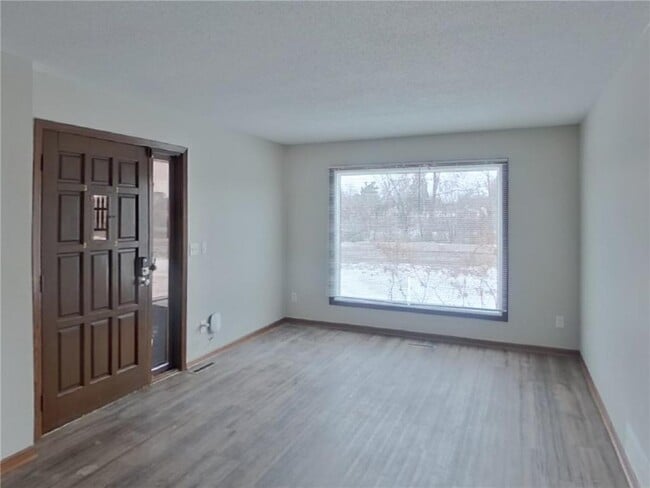 Building Photo - 1000 Concordia Ave