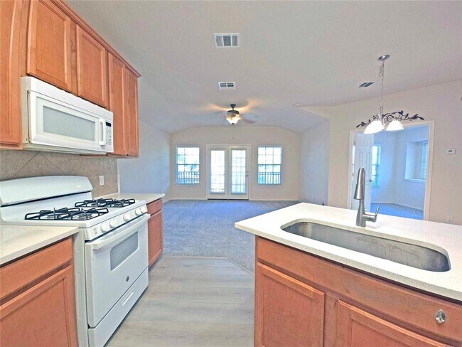 Building Photo - 16100 S Great Oaks Dr