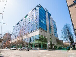 Building Photo - Prime Location in the Heart of the Pearl i...