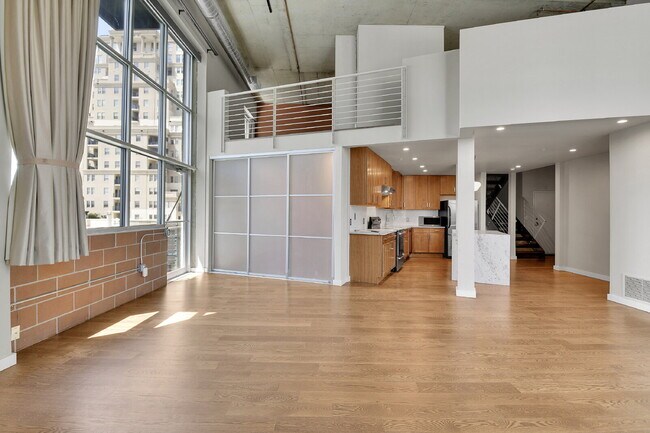 Building Photo - $3,100 - 2 Bed, 2 Bath Lofted Condo in Den...