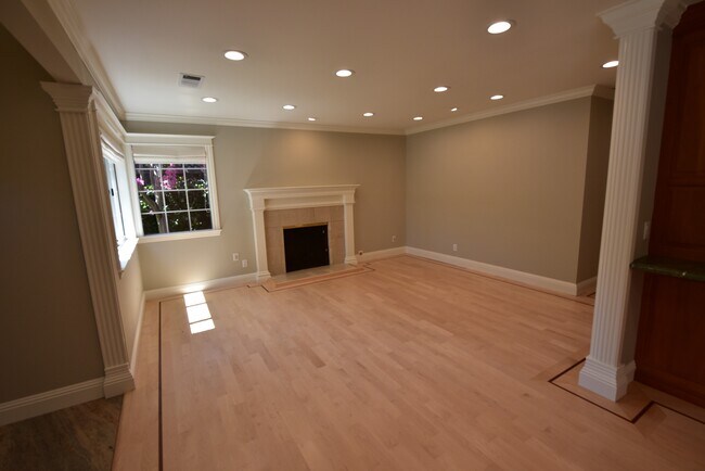 Living room - 1287 Westwood St