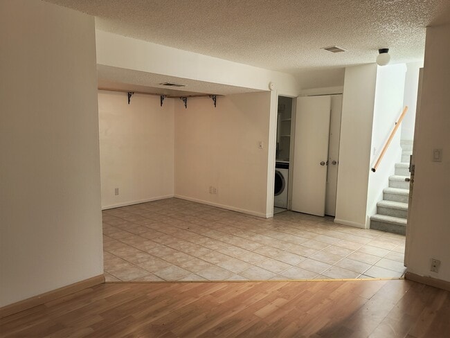 Building Photo - 5300 E Cherry Creek S Dr
