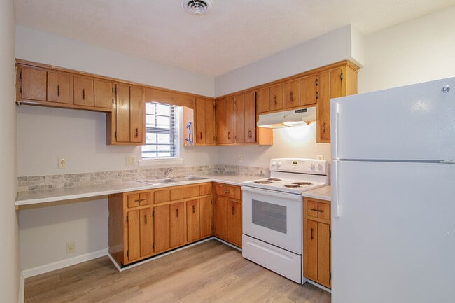 Building Photo - 404 -23 Thompsonville Lane