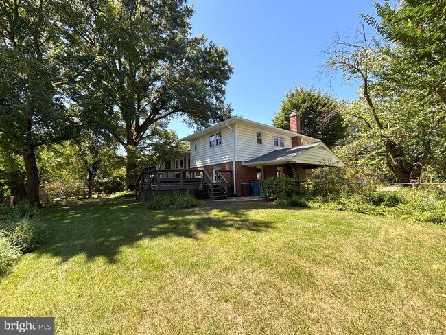 Building Photo - 7107 Tyndale St