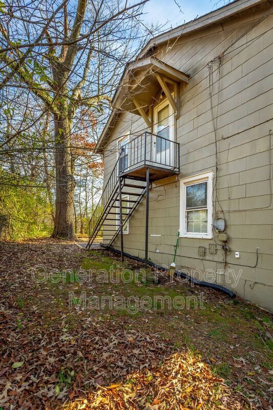 Building Photo - 311 Hedgewood Dr