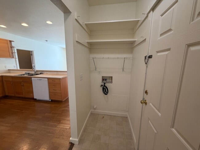 Building Photo - 3 Bedroom 2 bath single family house