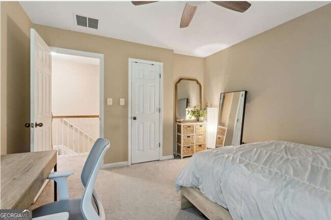 Building Photo - 1601 Signal Flag Way