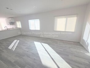 Building Photo - 4064 E 60th St