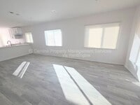 Building Photo - 4064 E 60th St