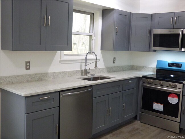 Building Photo - 2944 NY-17K