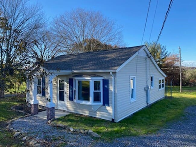 Building Photo - Newly remodeled 2 bedroom 1 bath home, Whi...