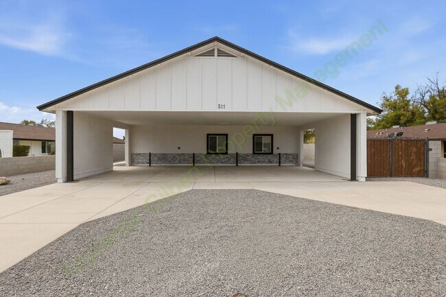 Building Photo - 511 E 8th Ave