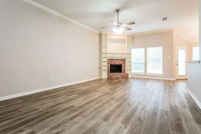 Building Photo - 926 Pheasant Dr