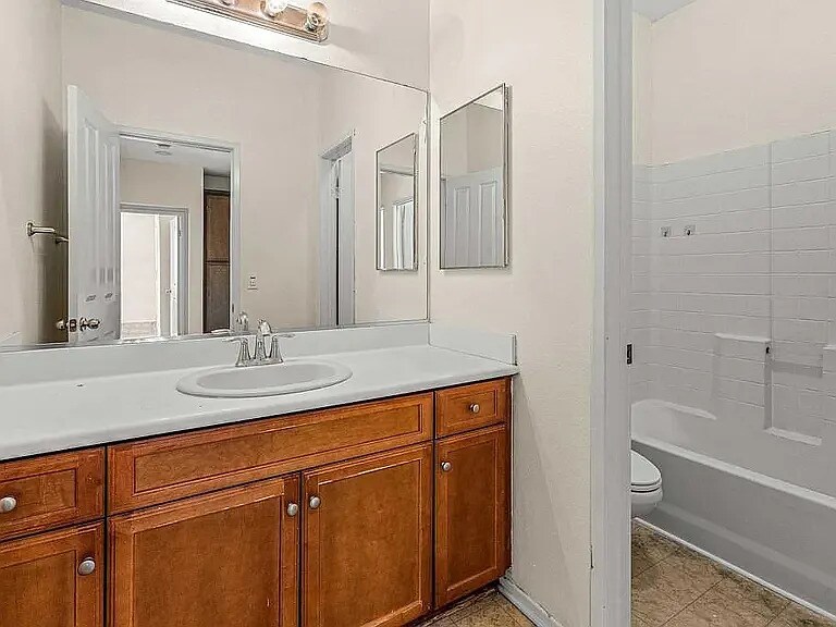 Building Photo - 27580 Darrington Ave