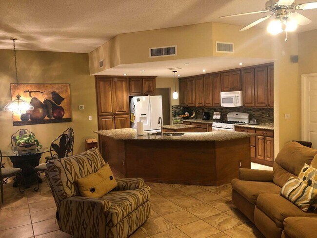 Building Photo - 6412 Brisa Del Mar Dr