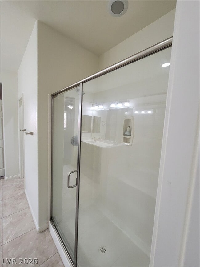 Building Photo - 5564 Bethany Bend Dr