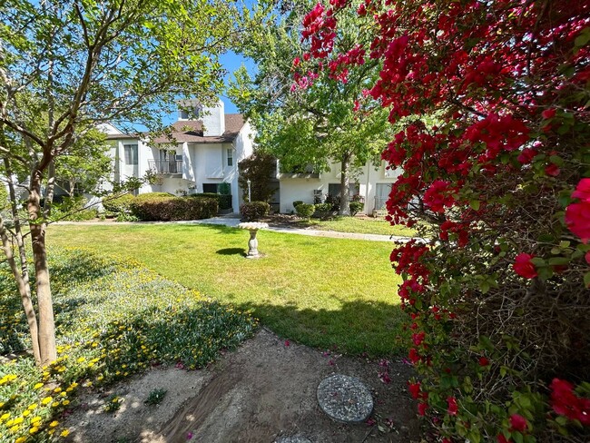 Building Photo - 1 Bed, 1 Bath Loft Condo in La Mesa!