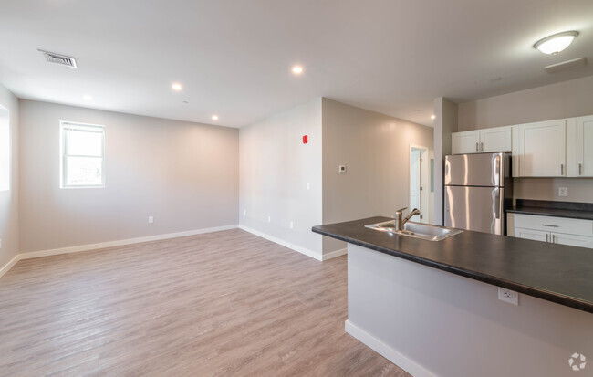 2BR, 1BA - 708SF - The Residences at 540 Chestnut