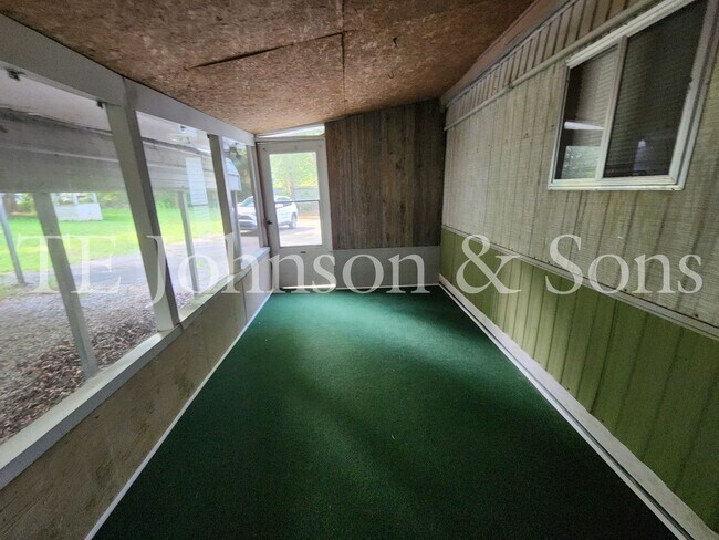 Building Photo - Secluded 2 Bedroom Manufactured Home