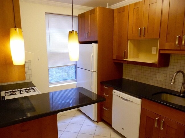 Primary Photo - 25 Queensberry St