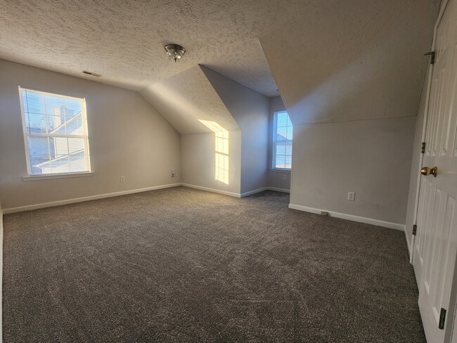 Building Photo - 1720 Portview Ct