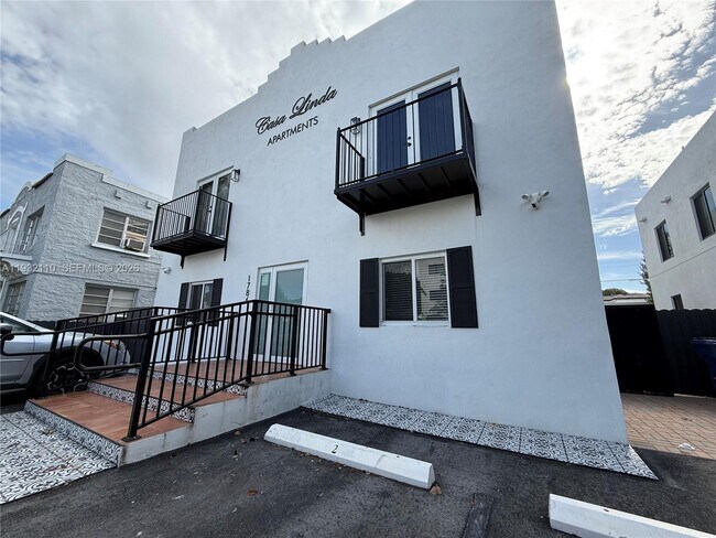 Building Photo - 1786 SW 9th St