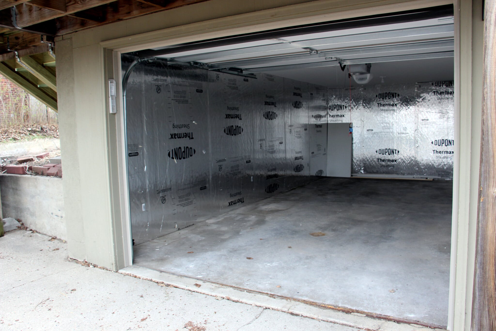Garage - 308 Lewis St S
